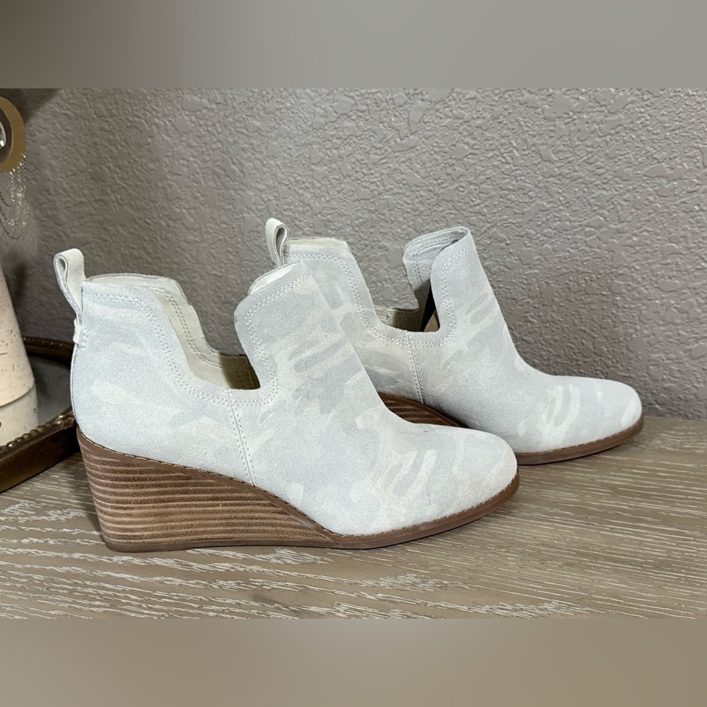 TOMS Kallie Wedge Booties | SIZE 7
